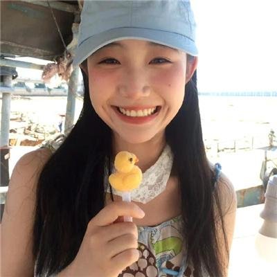 一个叫小小船的男孩